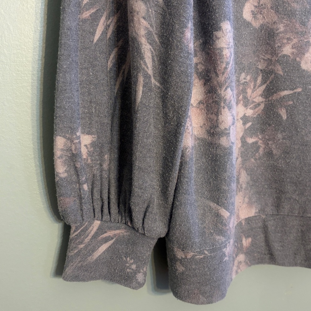 Chaser Size Large Gray Floral Scoop neck Pullover Sweater - Picture 3 of 6